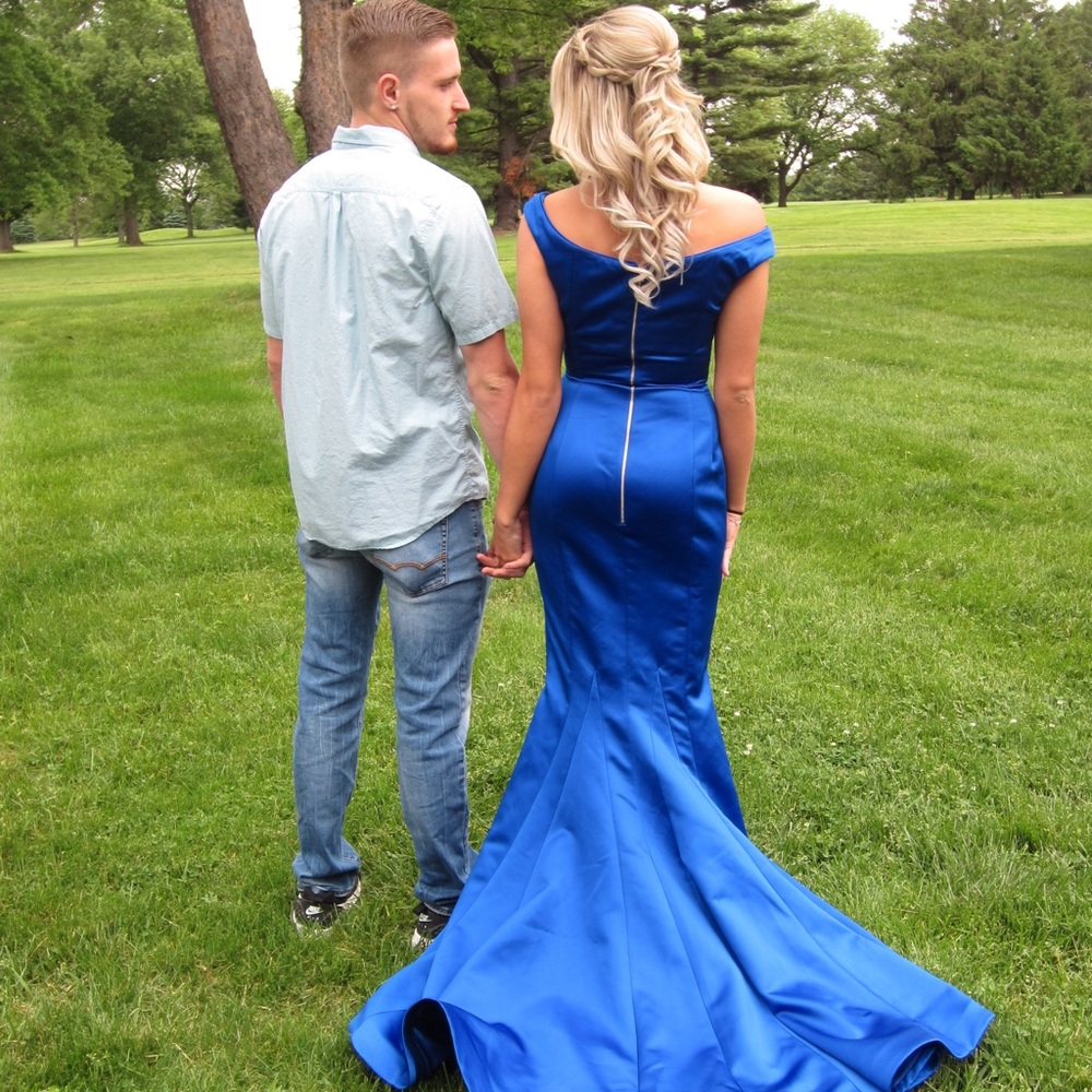 Prom dress WOOHOO💙⚡️💙⚡️